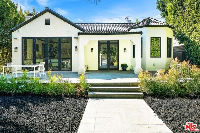Foto del edificio - 903 N Crescent Heights Blvd