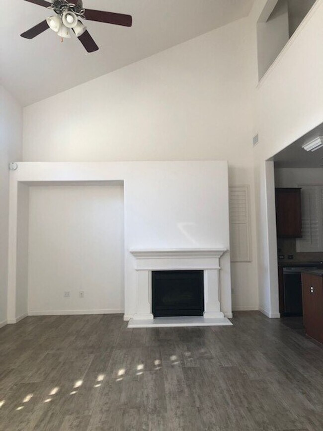 Foto del edificio - Coming Soon!