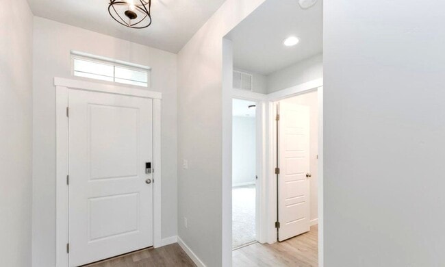 Foto del edificio - 6290 W Karpathos St