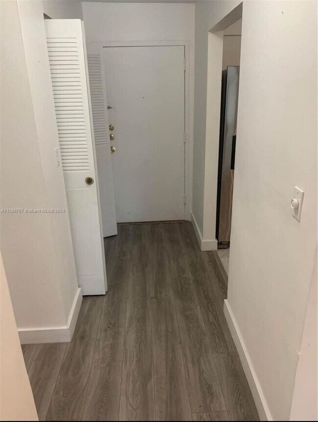 16950 W Dixie Hwy Unit 126, North Miami Beach, FL 33160 Condo for