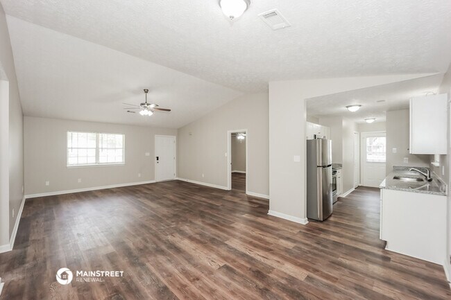 Building Photo - 125 Creekwood Ln