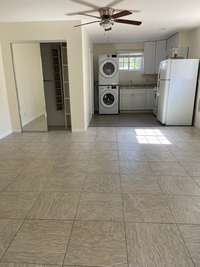 Main Room - 19155 Ingomar St