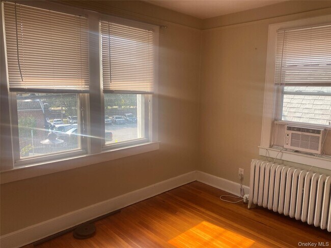 Foto del edificio - 378 Elwood Ave