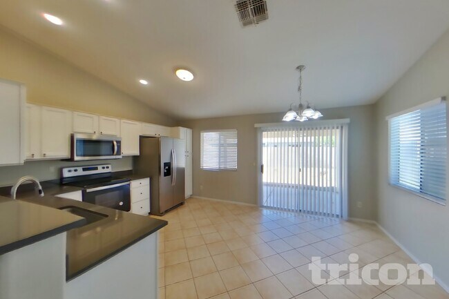 Foto del edificio - 3732 W Firehawk Dr