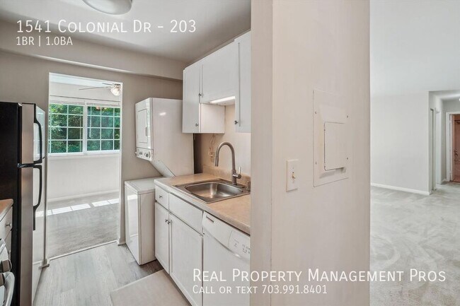 Foto del edificio - 1541 Colonial Dr
