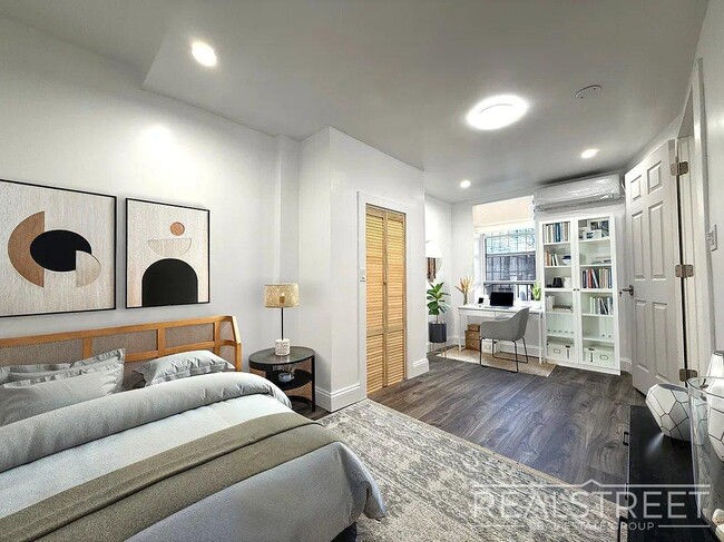 Building Photo - Charming Brownstone 2-Bed w/ Private Outdoor Space