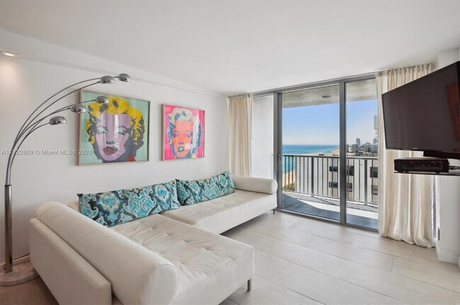 Foto del edificio - 2655 Collins Ave
