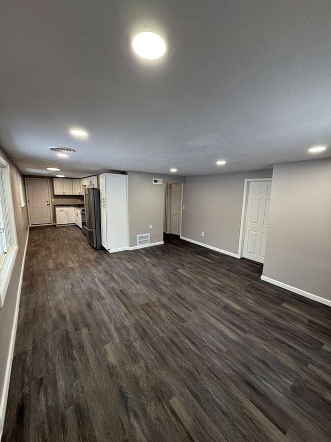 Building Photo - 4095 Sleepy Hollow Rd