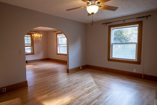 Foto del edificio - Coming Soon! Beautiful 4 Bedroom House for...