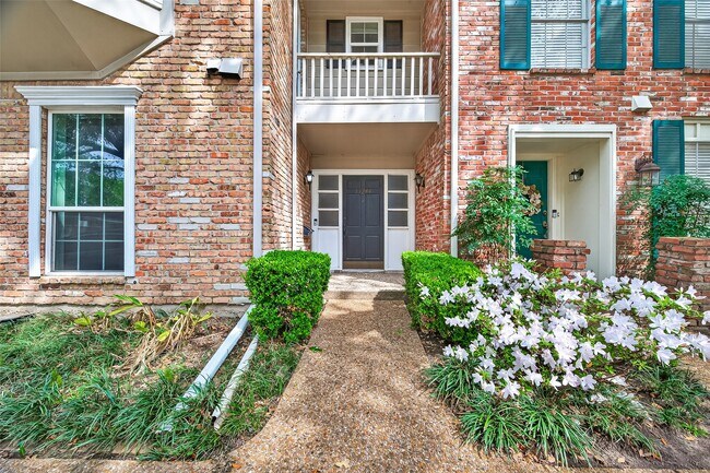 Building Photo - 13244 Trail Hollow Dr