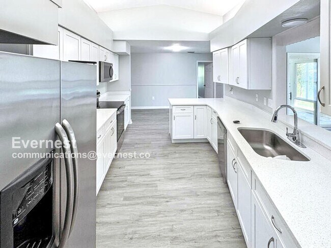 Foto del edificio - 8321 Brandeis Cir E