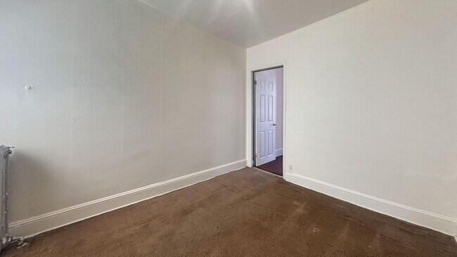 Foto del edificio - Charming 2-Bedroom Row Home in Philadelphia