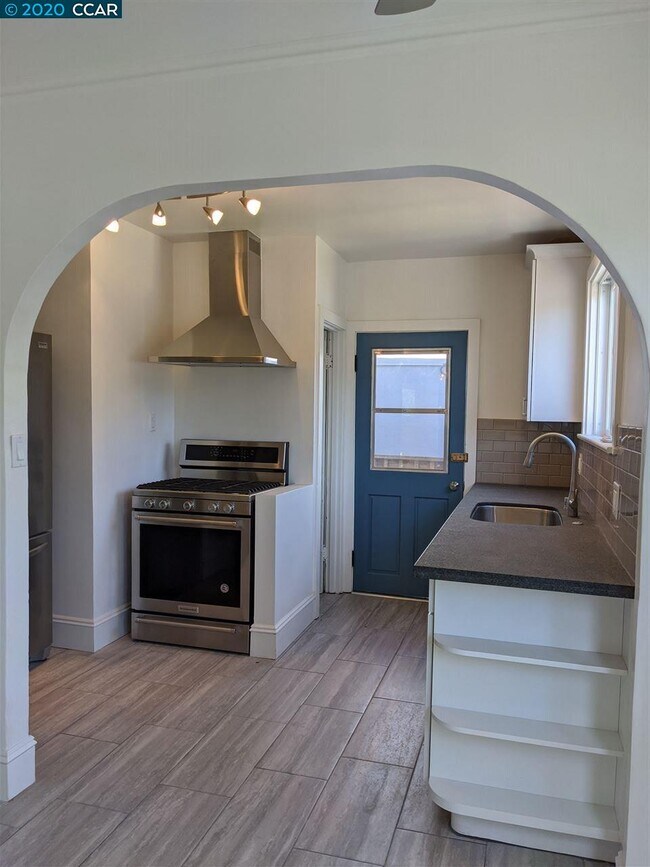 Building Photo - 600 62nd St