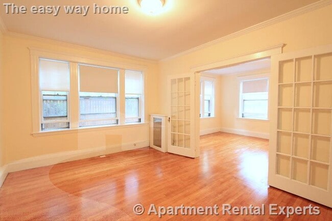 Photo - 14 Centre St Apartment