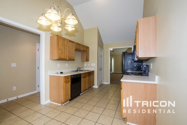 Building Photo - 7030 Hidden Creek Dr
