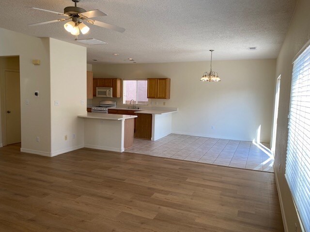 Building Photo - 7608 Calle Comodo NE