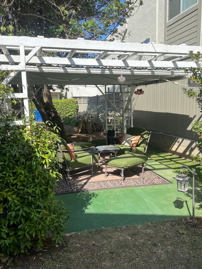 Building Photo - 1233 22nd St