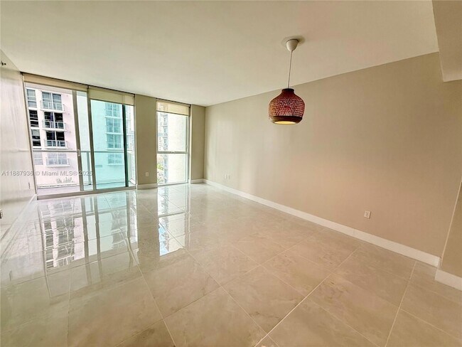 Foto del edificio - 253 NE 2nd St