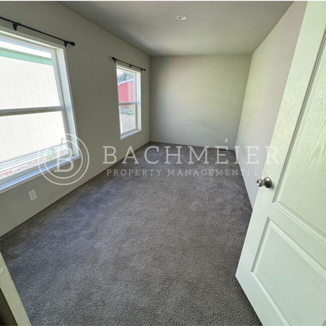 Foto del edificio - 2 Bed 2 Bath- In the heart of Pendleton!