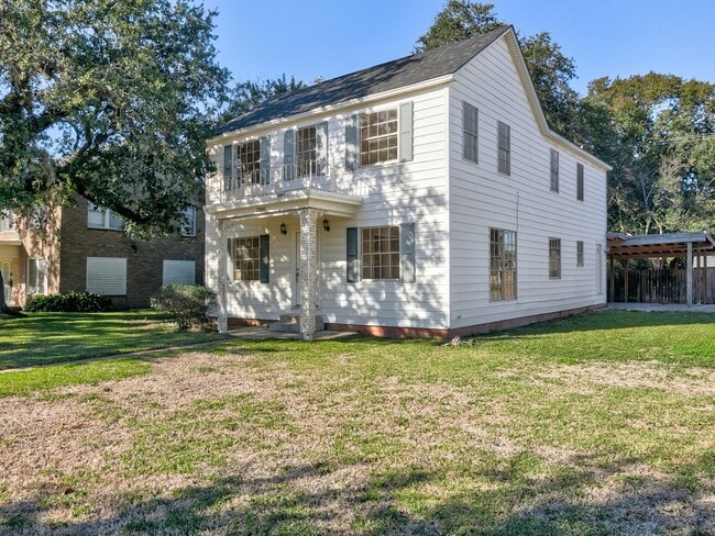 Building Photo - 4 Bedroom Single Family Home in Beaumont