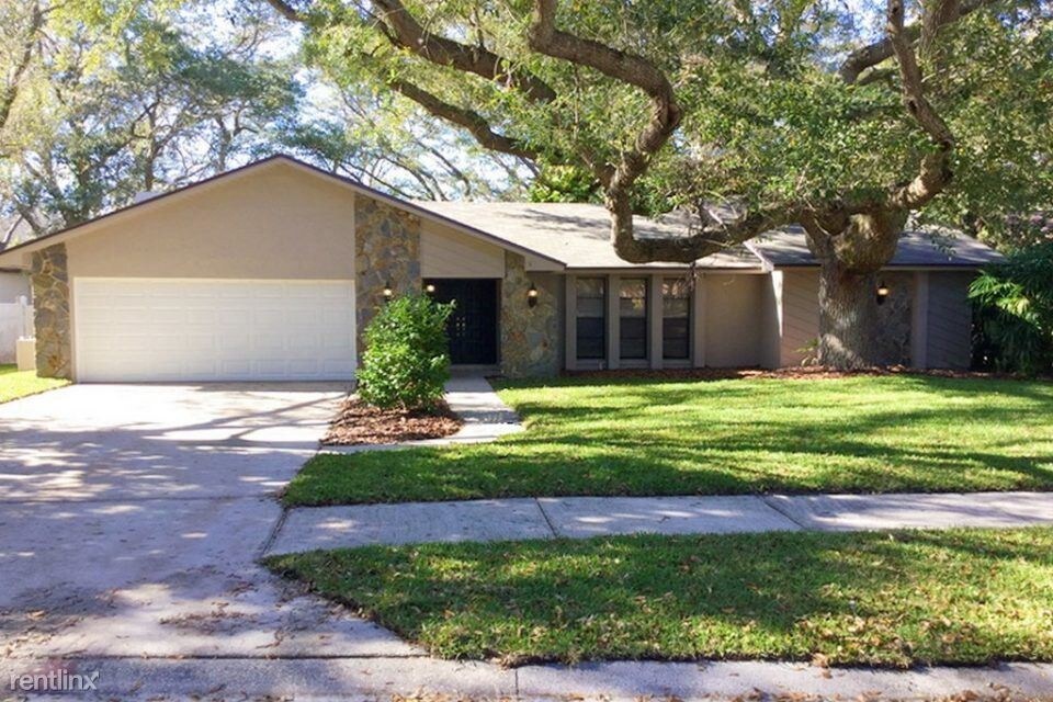 Primary Photo - 74 Bay Woods Dr