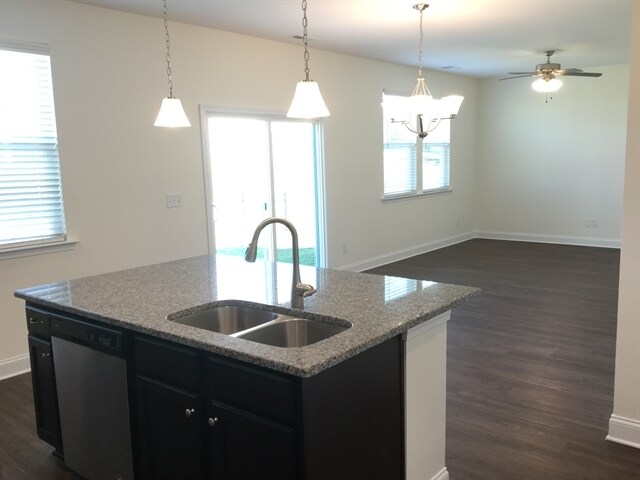 Foto del edificio - 156 Havenbrook Dr