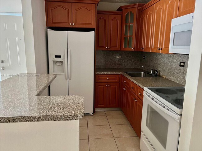 Foto del edificio - 7140 NW 179th St