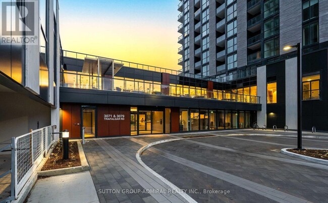 Building Photo - 3071 Trafalgar Rd