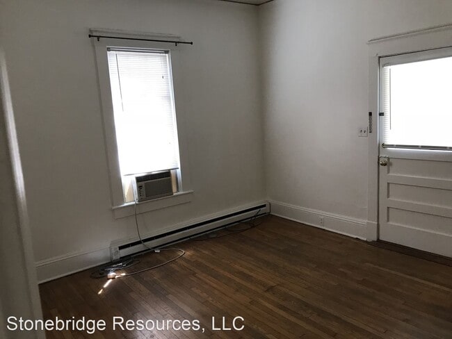 Building Photo - 319 Tate St
