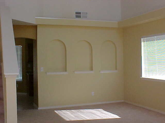 Building Photo - 300 Jim Hofher Pl