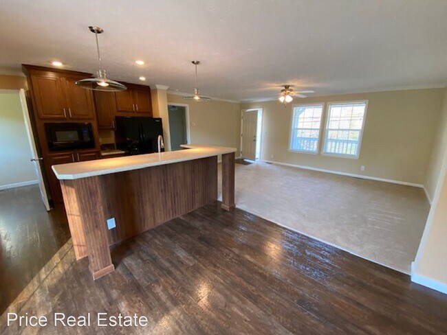 Building Photo - 3 br, 2 bath House - 1189 Merrimac Road