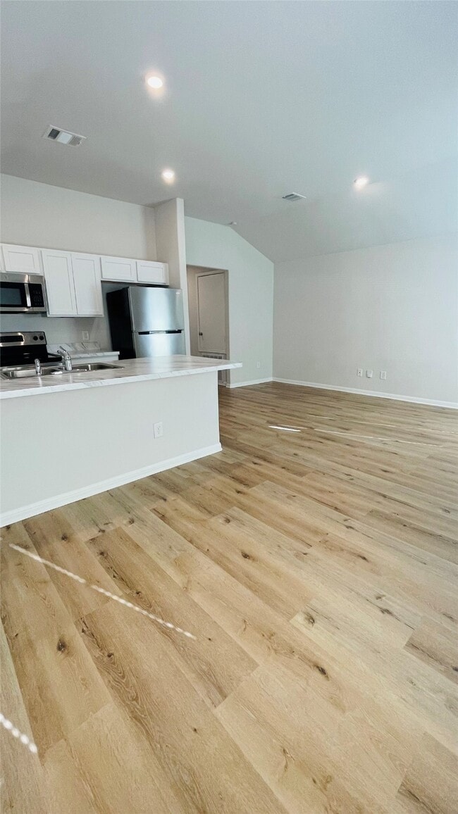 Building Photo - 958 Rd 5702