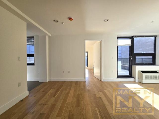 Foto del edificio - 1 bedroom in REGO PARK NY 11374