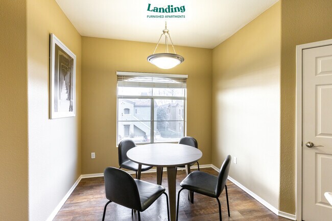 Foto del edificio - 5200 Summit Ridge Dr