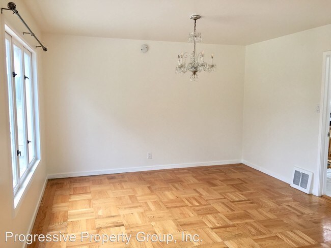 Building Photo - 3 br, 3 bath House - 39 Lakeshore Drive