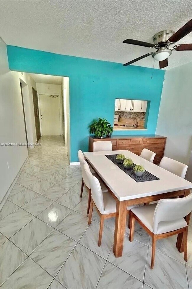 Foto del edificio - 7480 NW 17th St
