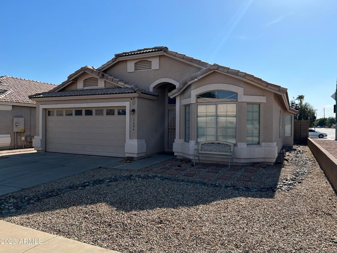 Foto principal - 17654 N 6th Ave