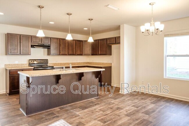 Building Photo - 592 Freeport Ct