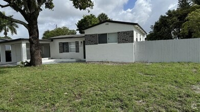 Building Photo - 3111 NW 4th St