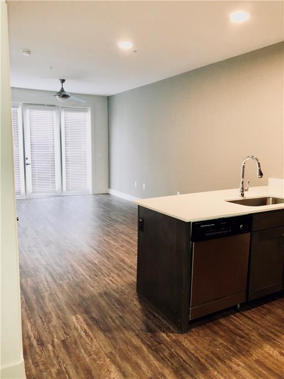 Foto del edificio - 260 E Davis St