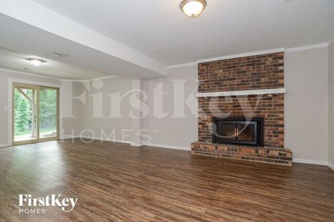 Building Photo - 6733 NW Sioux Dr