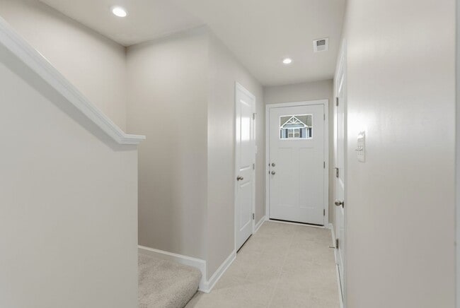 Building Photo - 64 Dripping Spring Dr