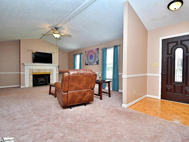 Foto del edificio - 713 Lindal Ct