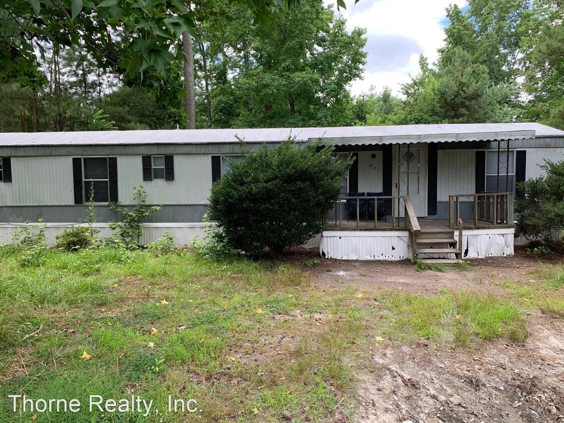 3 br, 1.5 bath House 907 King Avenue House for Rent in Princeville