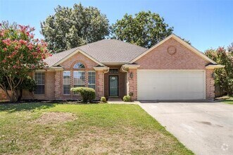Building Photo - 1025 Westgrove Dr