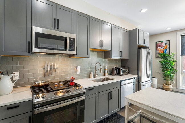 Building Photo - 1028 Bladensburg Rd NE