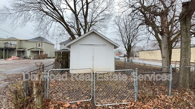 Foto del edificio - 1901 Tytus Ave