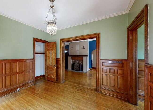 Modern Amenities with Historical Charm - 344 W 9th St