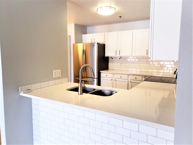 Building Photo - 4737 S Hunter Ln