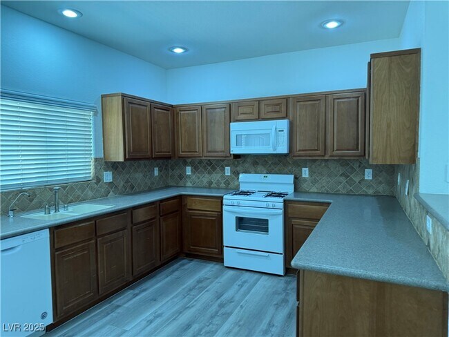 Foto del edificio - 9053 Herring Cove Ave